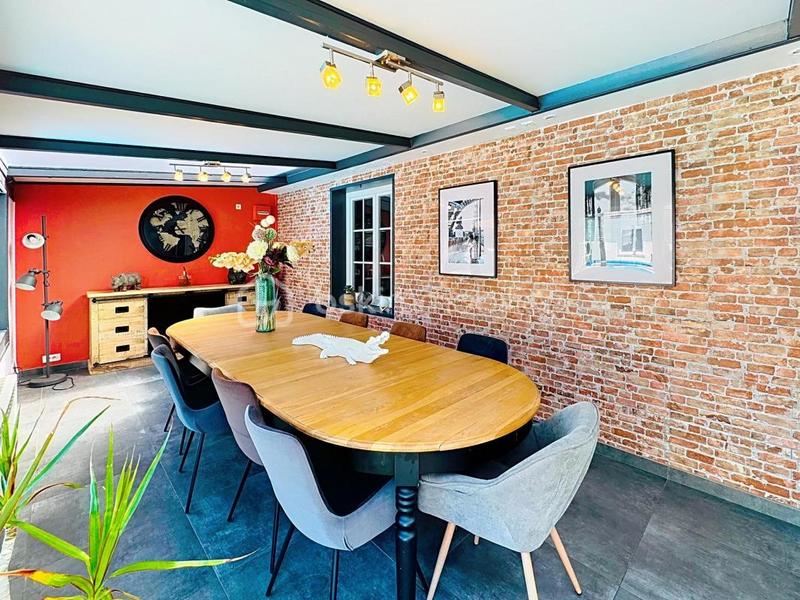 Maison traditionnelle - 143 m² - 8 pièces