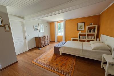 Propriété - 220 m² - 9 pièces