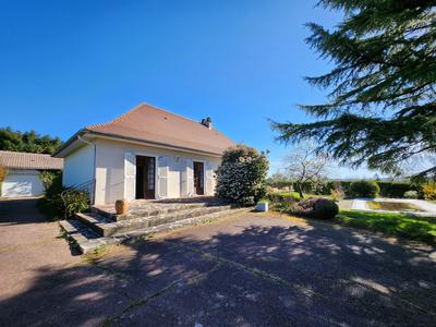 Maison - 99 m² - 5 pièces