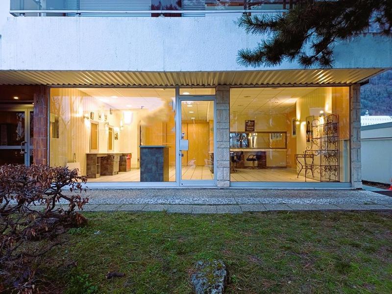 Local commercial - 92 m² - 3 pièces