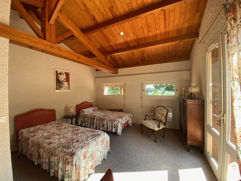 Maison - 216 m² - 7 pièces