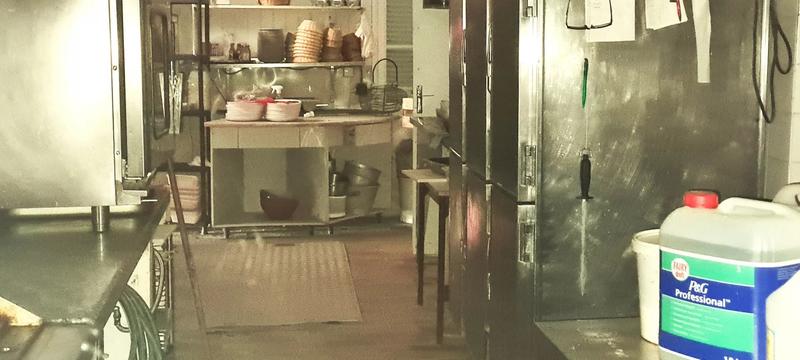 Local commercial - 207 m² - 3 pièces