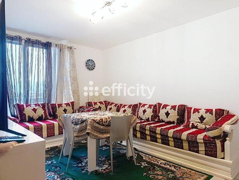 Appartement - 65 m² - 5 pièces