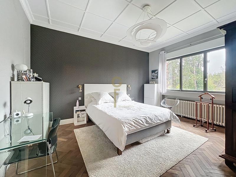 Maison - 219 m² - 6 pièces