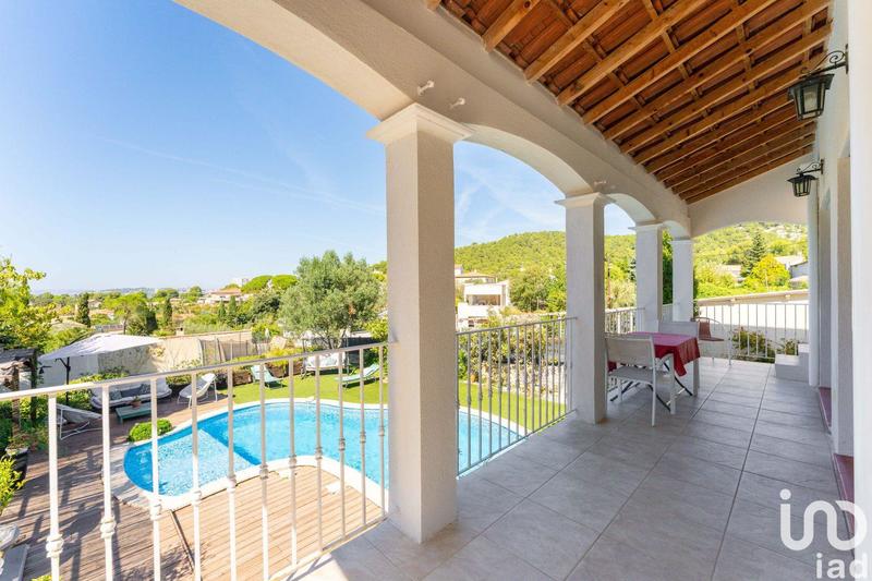 Maison - 174 m² - 6 pièces