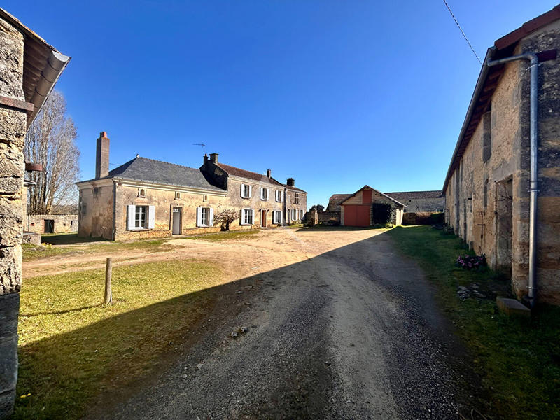 Maison - 260 m² - 9 pièces