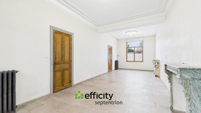 Maison - 277 m² - 11 pièces