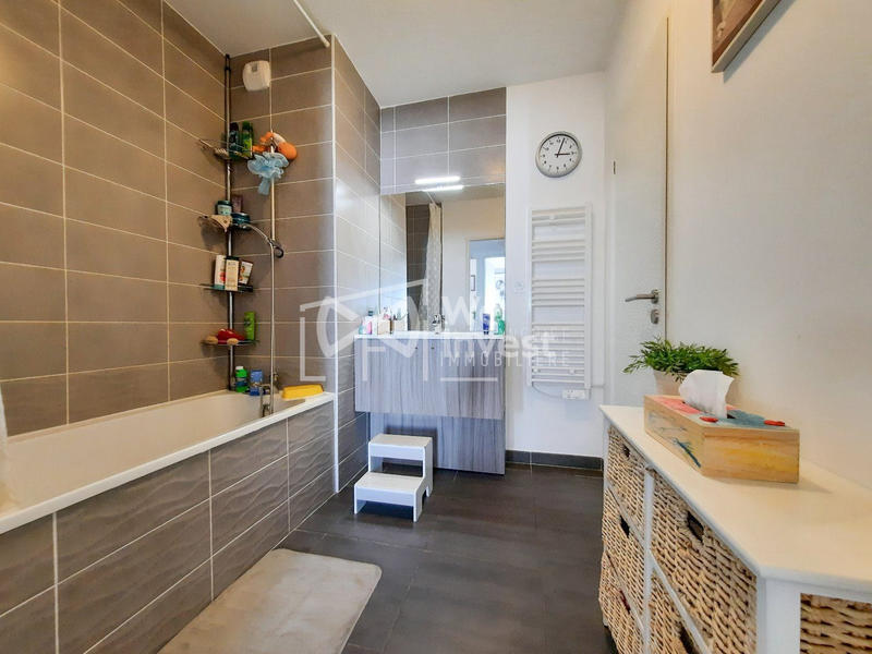 Appartement - 80 m² - 4 pièces