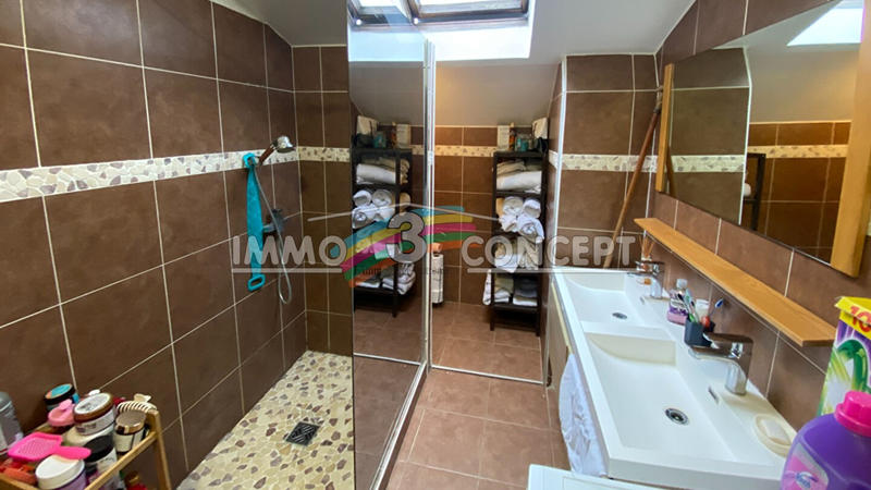 Appartement - 105 m² - 5 pièces