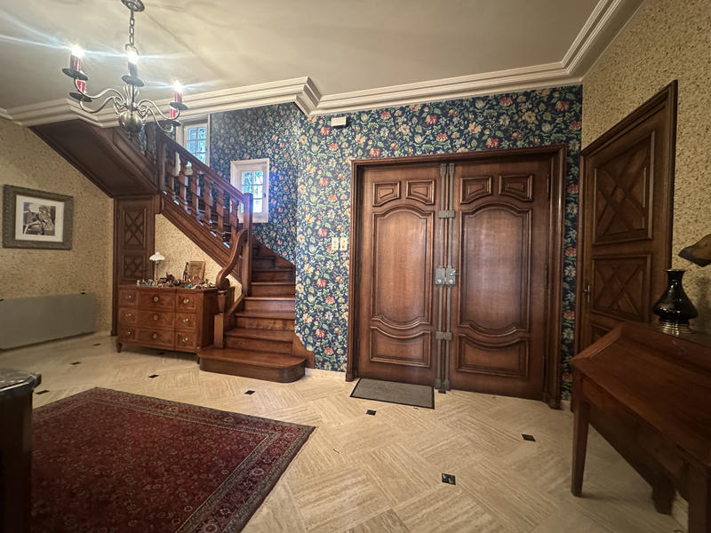 Maison - 240 m² - 10 pièces