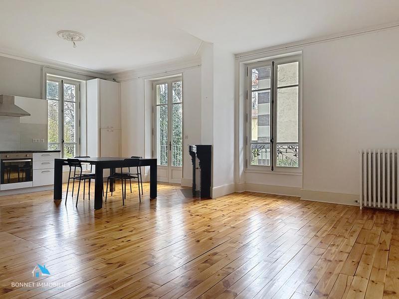 Appartement - 91 m² - 3 pièces