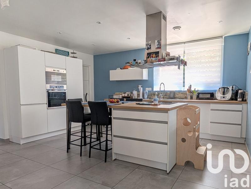 Maison - 240 m² - 8 pièces