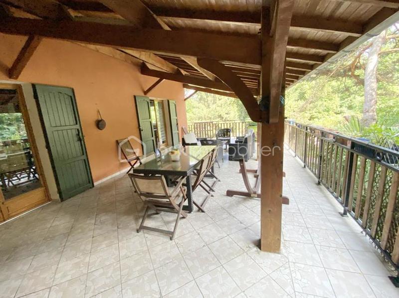 Maison - 450 m² - 9 pièces