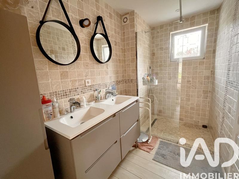 Maison - 222 m² - 6 pièces