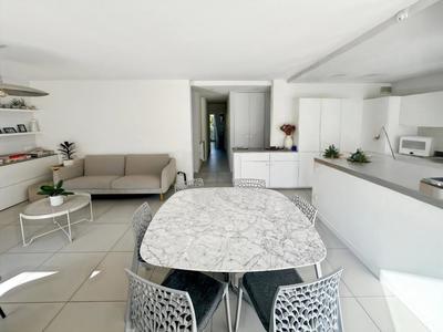 Appartement - 95 m² - 4 pièces