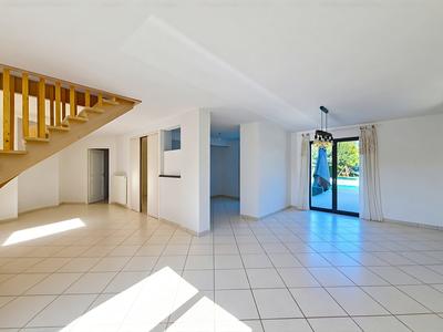 Maison - 140 m² - 8 pièces