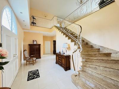 Villa - 290 m² - 5 pièces