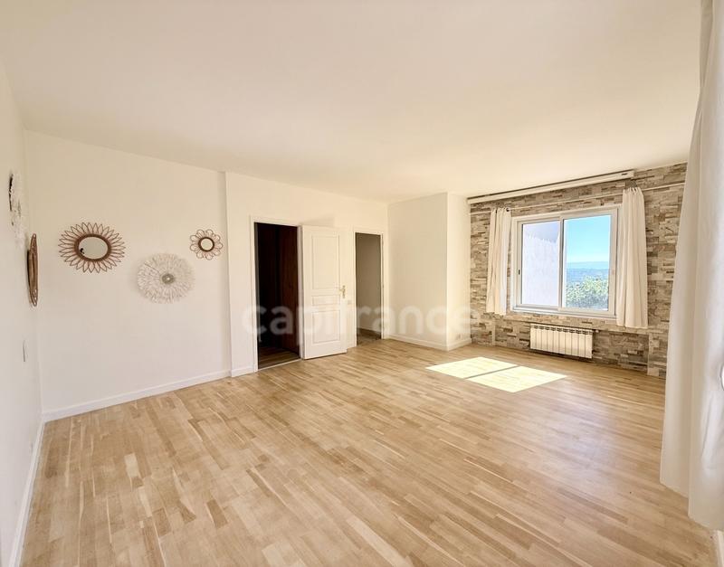 Maison - 315 m² - 11 pièces