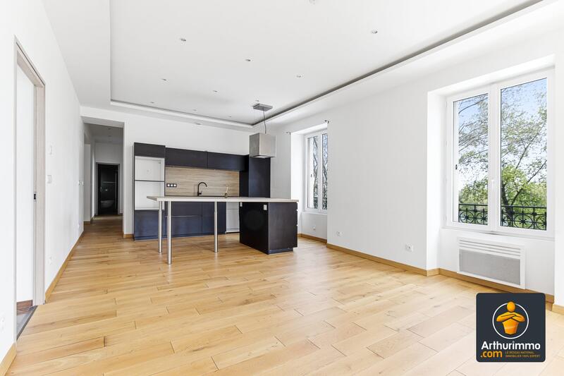 Appartement - 100 m² - 5 pièces