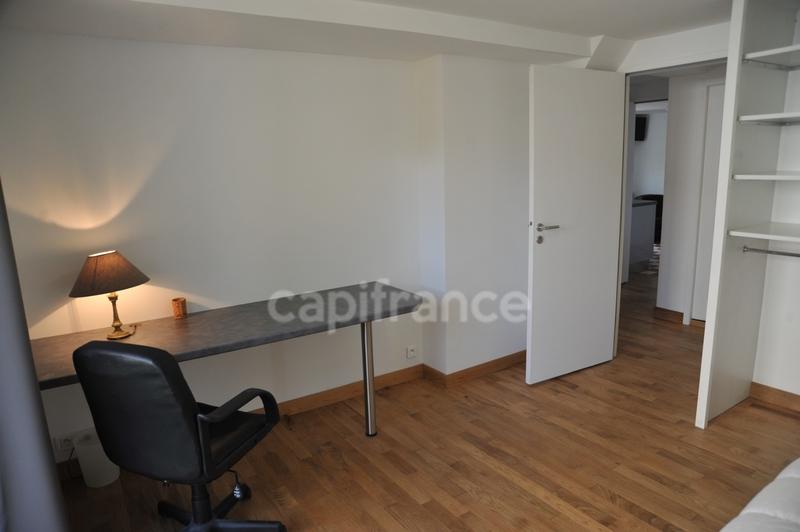 Maison - 217 m² - 11 pièces
