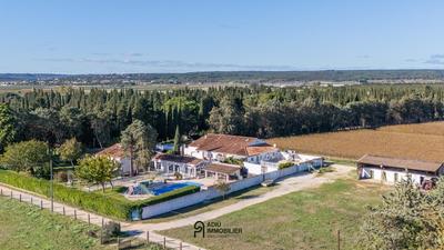 Maison - 650 m² - 24 pièces