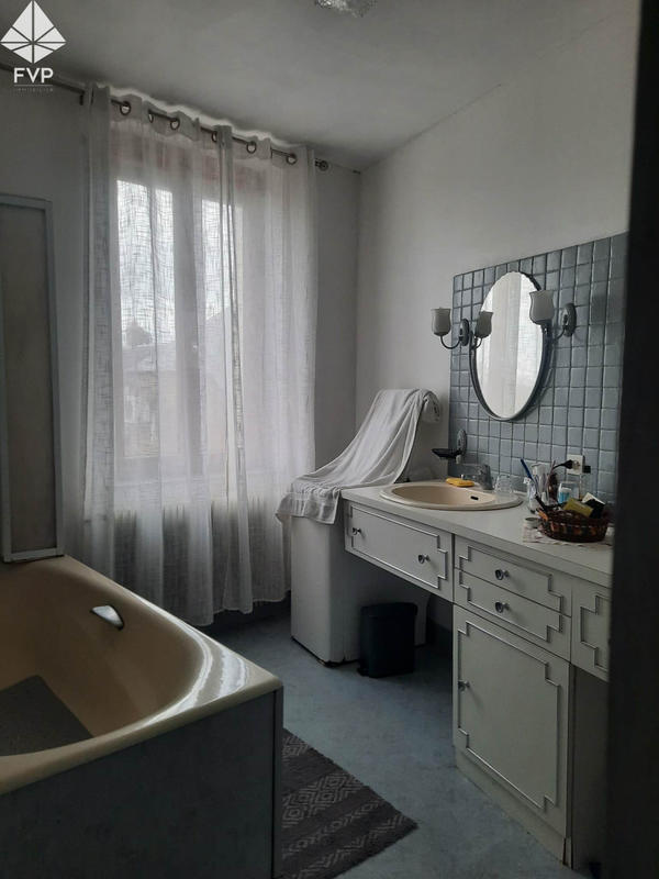 Maison - 99 m² - 4 pièces