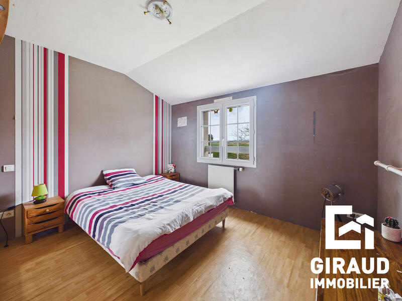 Maison traditionnelle - 153 m² - 7 pièces