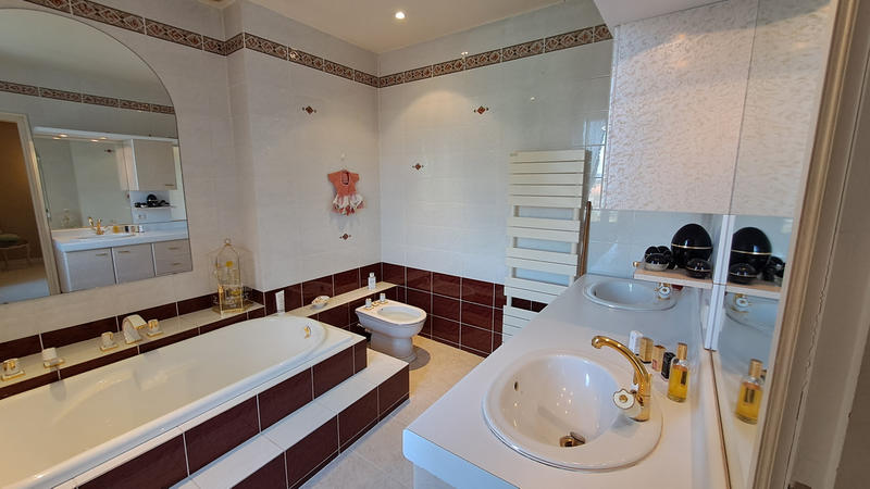 Maison - 165 m² - 4 pièces