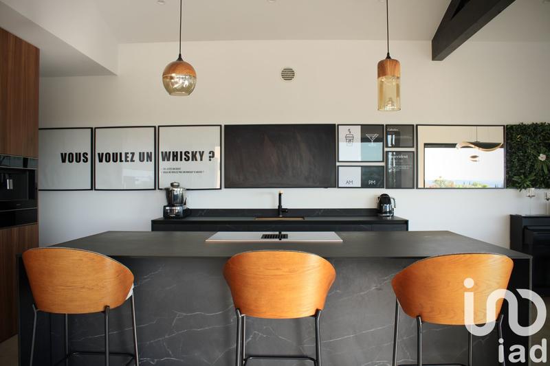 Maison - 185 m² - 7 pièces