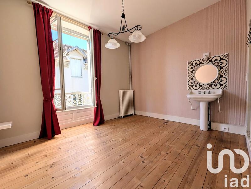 Maison - 237 m² - 7 pièces