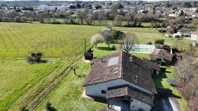 Maison - 258 m² - 9 pièces