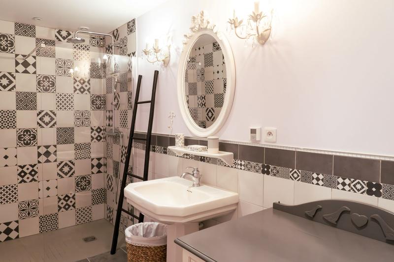 Maison ancienne - 234 m² - 19 pièces