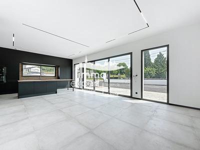 Villa - 145 m² - 6 pièces