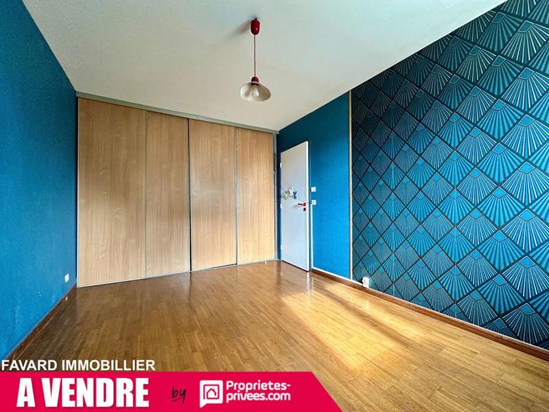 Maison - 238 m² - 9 pièces