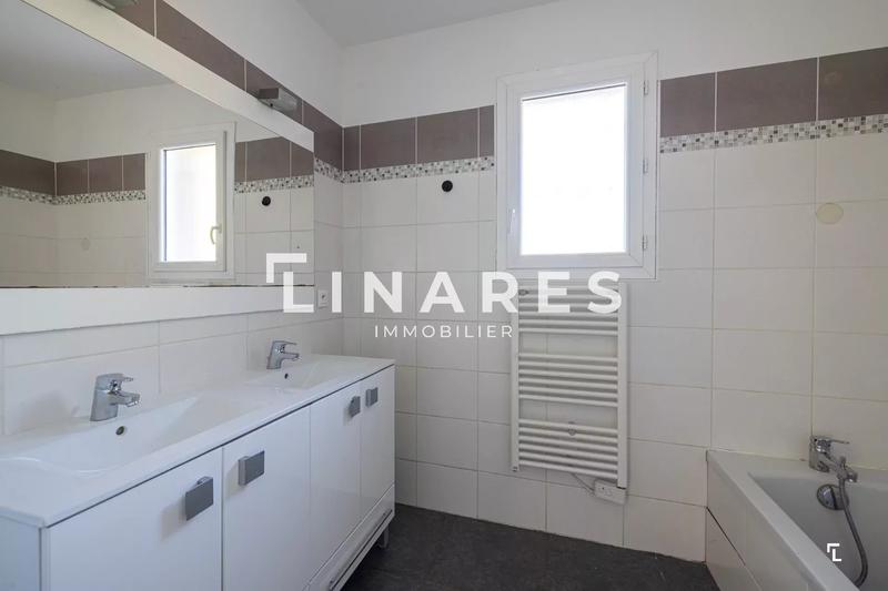 Maison - 122 m² - 5 pièces