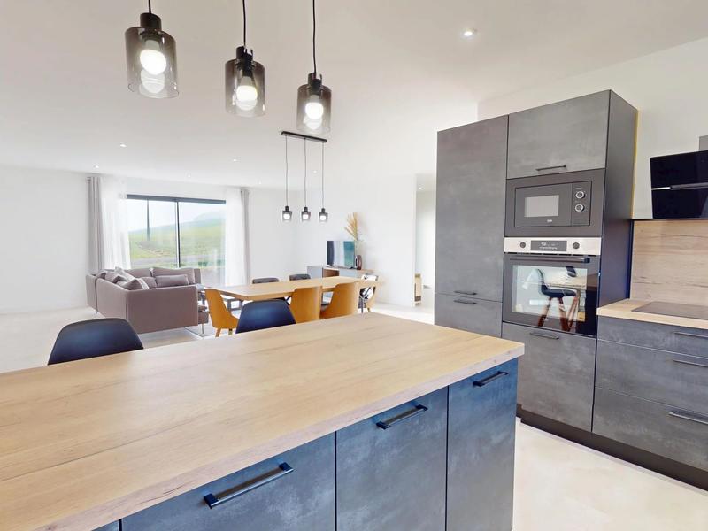 Maison - 146 m² - 6 pièces