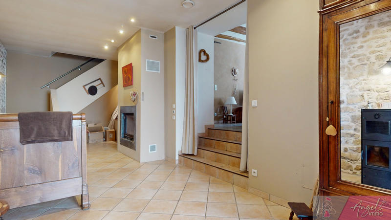 Maison - 242 m² - 9 pièces