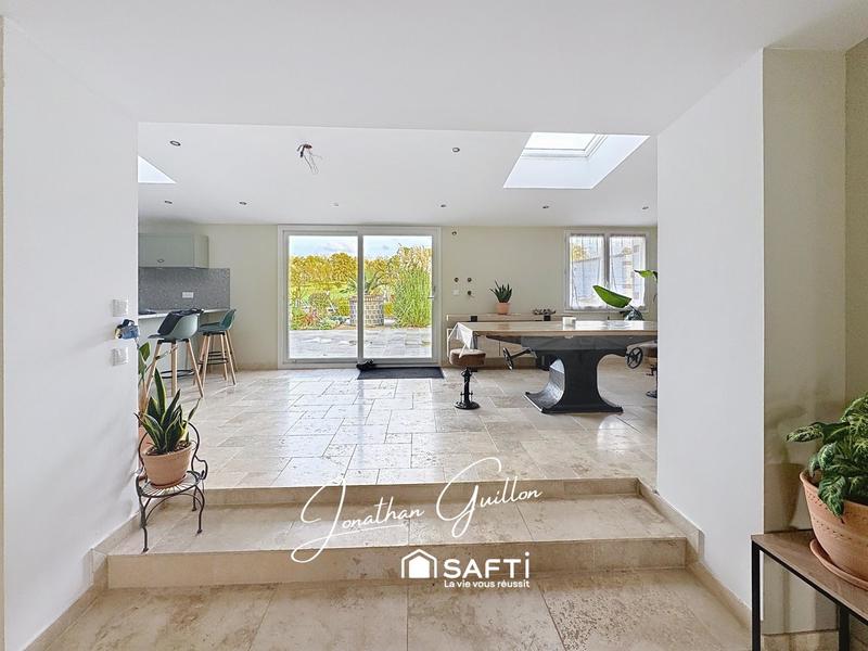 Maison - 255 m² - 8 pièces