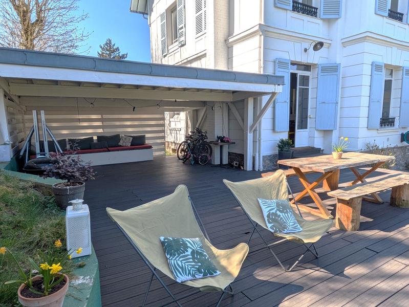 Maison - 205 m² - 9 pièces