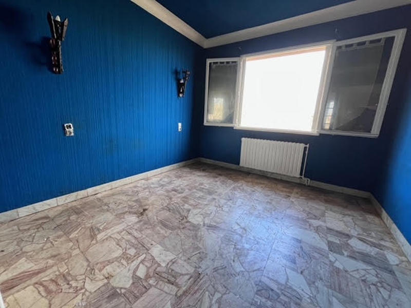 Maison - 300 m² - 4 pièces