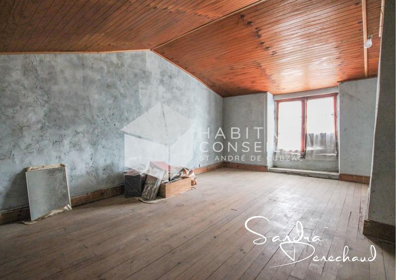 Maison - 94 m² - 7 pièces