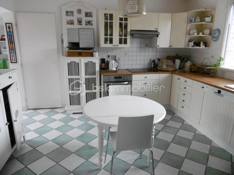 Maison - 185 m² - 7 pièces