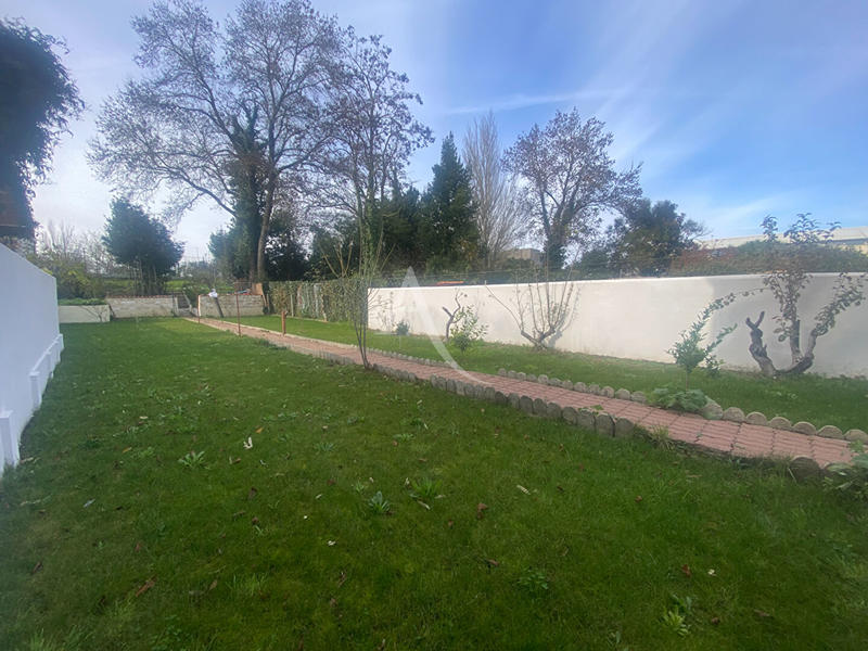 Maison - 99 m² - 4 pièces