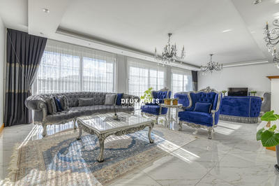 Maison - 550 m² - 7 pièces