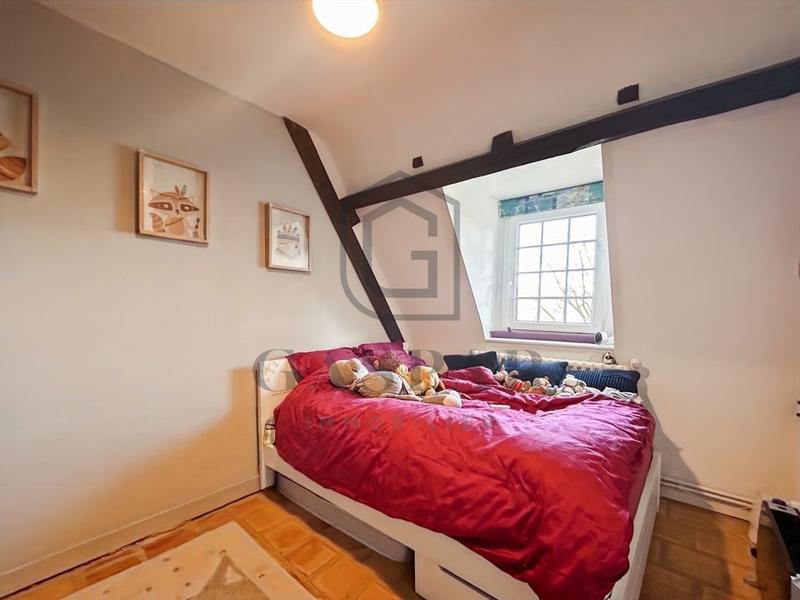 Maison - 225 m² - 8 pièces