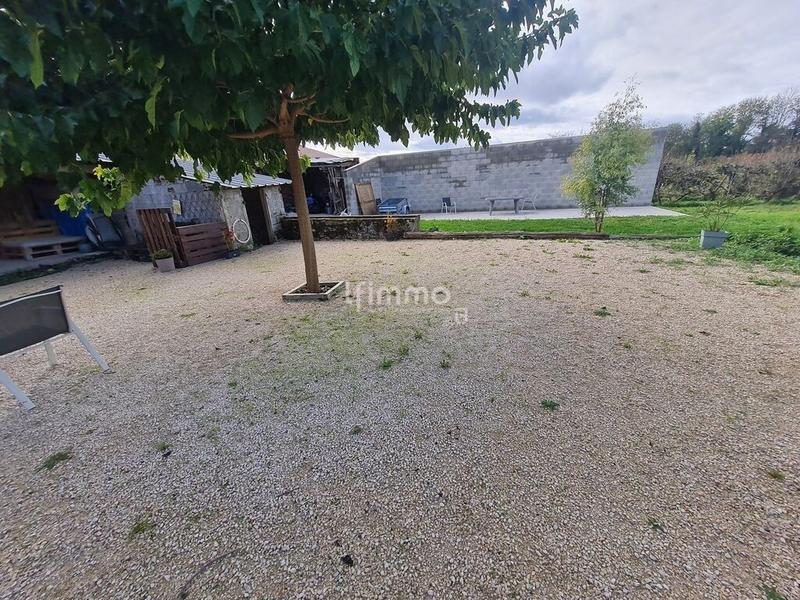 Maison - 212 m² - 9 pièces