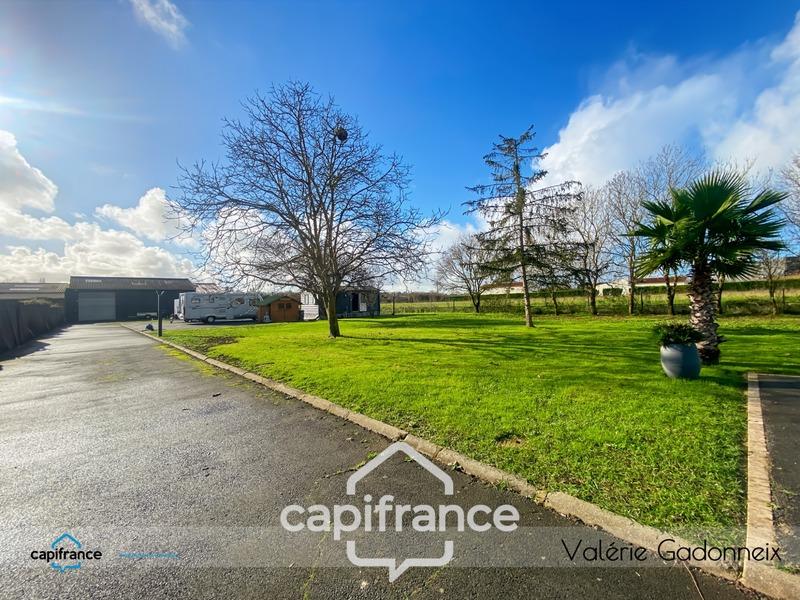 Local commercial - 143 m² - 5 pièces