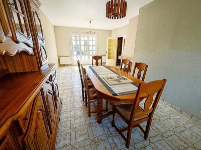 Maison traditionnelle - 100 m² - 5 pièces