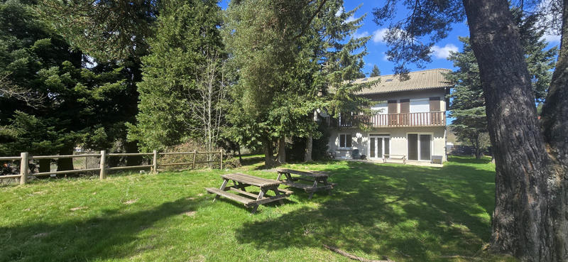 Propriété - 576 m² - 20 pièces