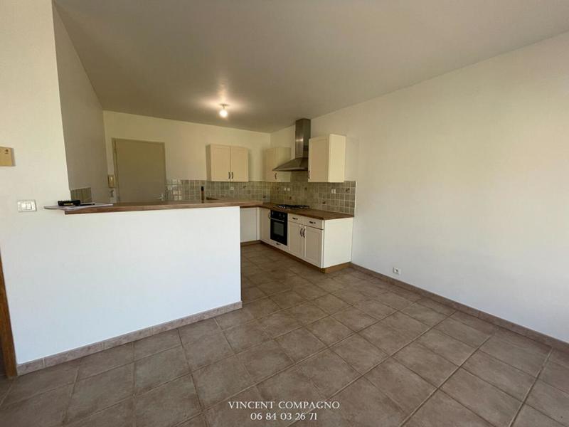 Maison - 220 m² - 6 pièces